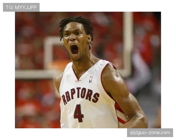 波什无球跑动拉开空间，改变热火进攻结构