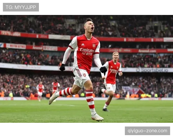 马丁内利从边锋到全能攻击手的角色演变解析 马丁内利从边锋到全能攻击手的角色演变解析